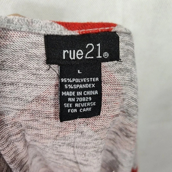 Rue 21 Sheath Knit Dress Scoop Neck Women Size L Grey Red Chevron Short Slv NEW - Picture 4 of 6